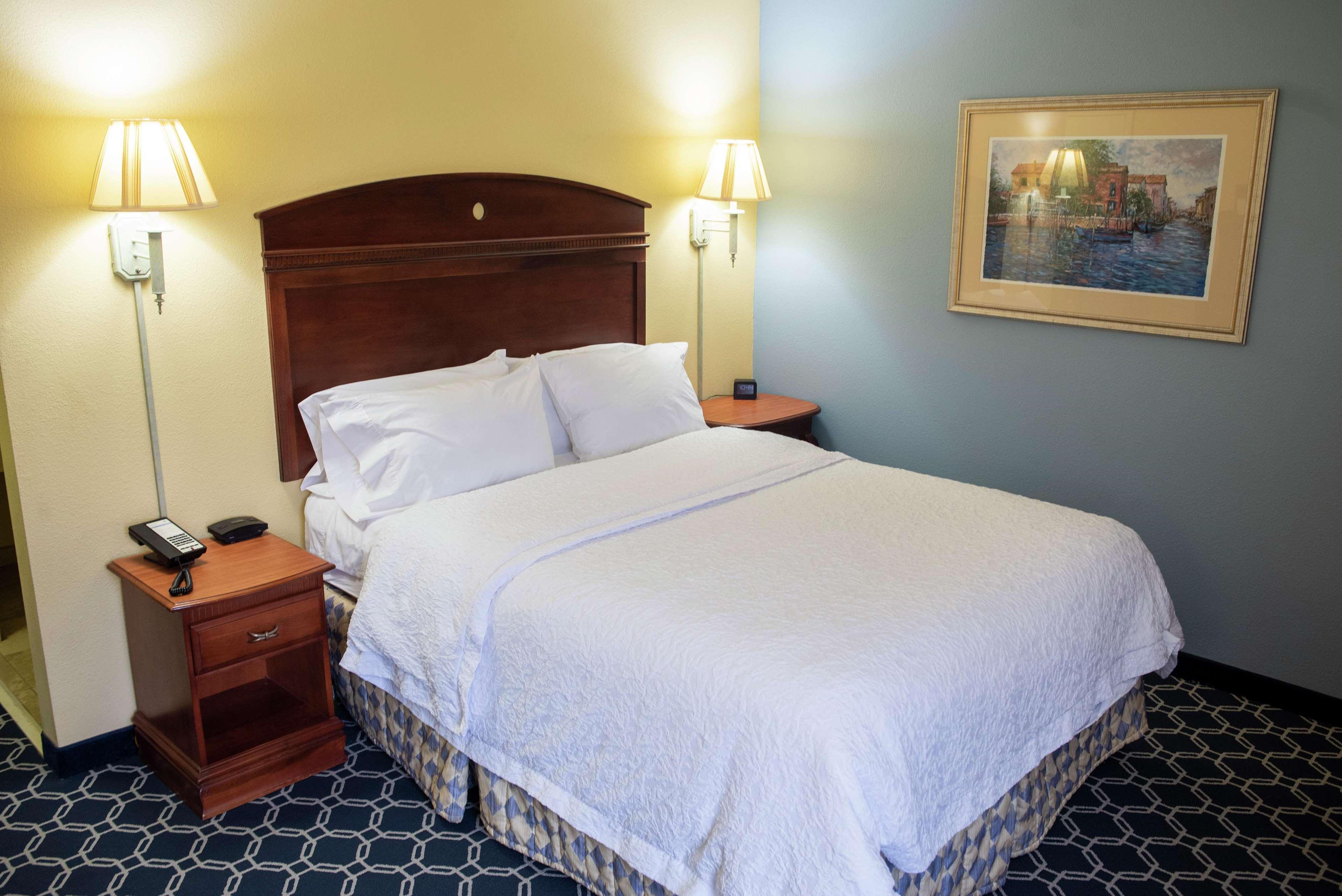 Hampton Inn Lebanon Exterior photo